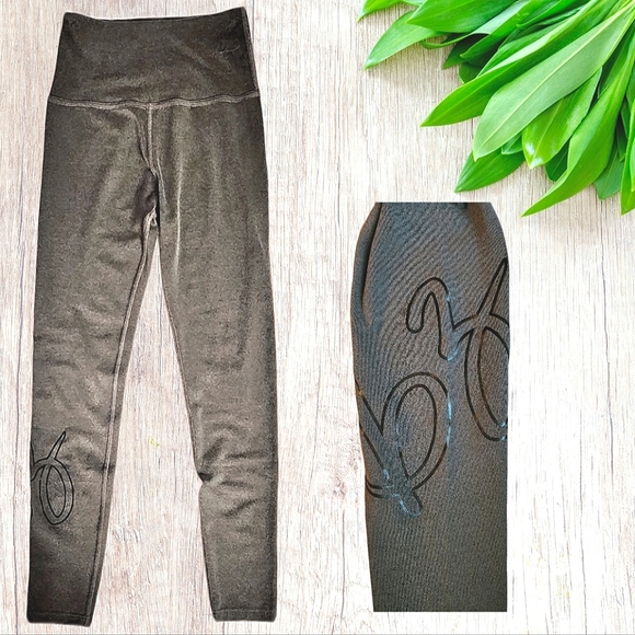 Beyond Yoga Barre3 B3 Script Leggings - Size Small - Picture 1 of 8